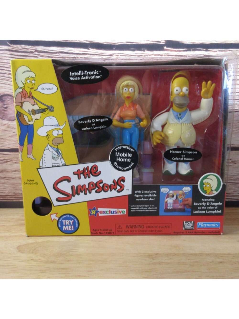 Playmates The Simpsons Interactive Mobile Home with Homer & Lurleen - Picture 3 of 10